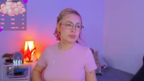Snapshot of marieetaylor chatting on 06-22-26, 07:33 Mariee online show from 06-22-26, 07:33
