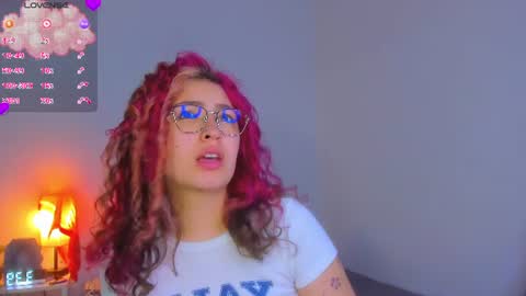 Snapshot of marieetaylor chatting on 06-27-26, 06:57 Mariee online show from 06-27-26, 06:57