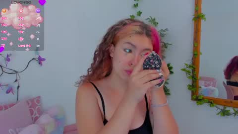 Snapshot of marieetaylor chatting on 07-14-26, 06:24 Mariee online show from 07-14-26, 06:24