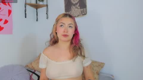 Snapshot of marieetaylor chatting on 07-23-26, 09:24 Mariee online show from 07-23-26, 09:24