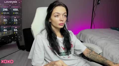 Snapshot of mariella__adams chatting on 09-24-25, 02:09 Maria online show from 09-24-25, 02:09