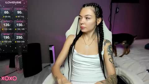 Snapshot of mariella__adams chatting on 10-29-25, 07:32 Maria online show from 10-29-25, 07:32