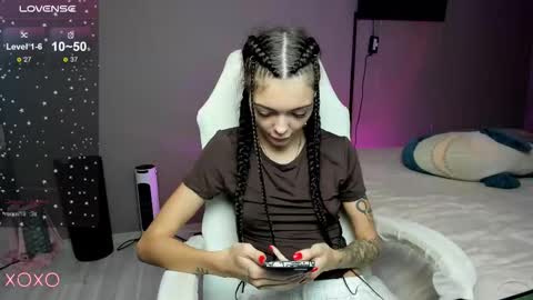 Snapshot of mariella__adams chatting on 10-31-25, 10:16 Maria online show from 10-31-25, 10:16