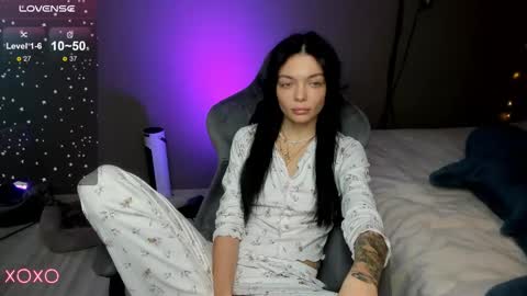 Maria  online show from 12-21-25, 01:57