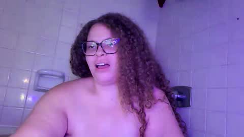 Snapshot of mariemorre chatting on 10-08-25, 10:18 Marie Morre online show from 10-08-25, 10:18