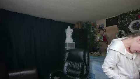 Snapshot of mariewaters chatting on 05-31-26, 02:31 Marie Ann Waters online show from 05-31-26, 02:31