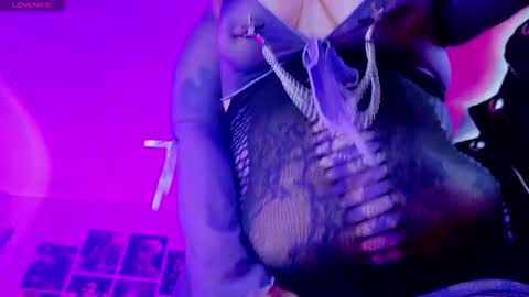 Snapshot of mariiana_velezz chatting on 10-17-25, 09:39 mariiana_velezz online show from 10-17-25, 09:39