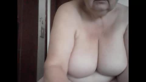 marilu64 online show from 10-18-25, 12:39