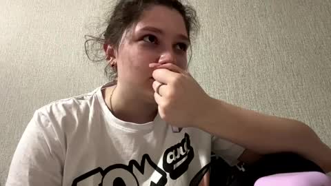 Emmie online show from 04-15-26, 11:28