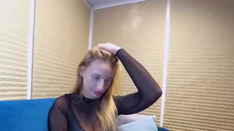 Snapshot of marilyndevilish chatting on 10-09-25, 08:07 MarilynDevilish online show from 10-09-25, 08:07