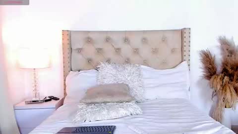 marilynrossy online show from 10-29-25, 03:31