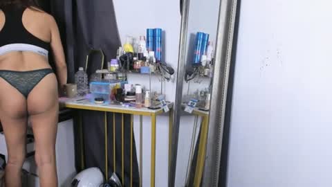 Snapshot of marimaraldama chatting on 06-24-26, 05:12 Anngilbuena online show from 06-24-26, 05:12