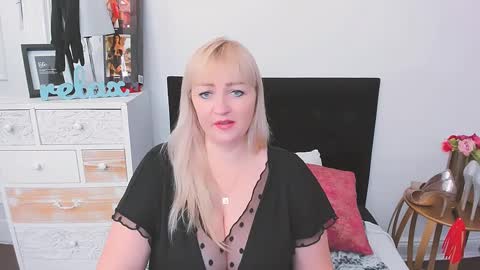 Snapshot of marinajoy chatting on 01-31-25, 02:17 Marina online show from 01-31-25, 02:17