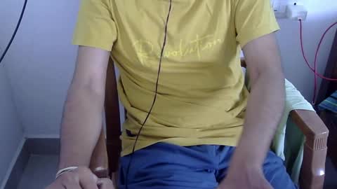 Snapshot of marinavine chatting on 05-12-26, 03:47 The SHY UncutBoy online show from 05-12-26, 03:47