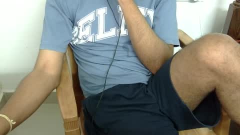 Snapshot of marinavine chatting on 05-17-26, 02:35 The SHY UncutBoy online show from 05-17-26, 02:35