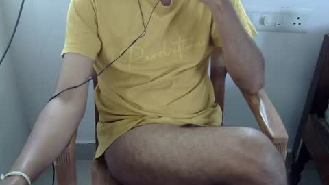 Snapshot of marinavine chatting on 07-19-26, 01:09 The SHY UncutBoy online show from 07-19-26, 01:09