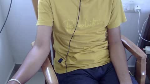 Snapshot of marinavine chatting on 07-26-26, 06:10 The SHY UncutBoy online show from 07-26-26, 06:10