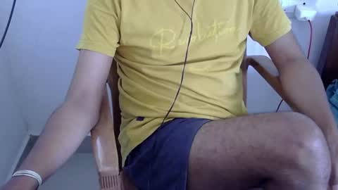 Snapshot of marinavine chatting on 08-03-26, 09:48 The SHY UncutBoy online show from 08-03-26, 09:48