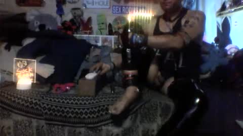 Snapshot of mario_1974 chatting on 03-23-26, 12:03 Ray online show from 03-23-26, 12:03