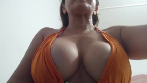 Snapshot of mariska_69 chatting on 03-07-25, 01:42 mariska_69 online show from 03-07-25, 01:42
