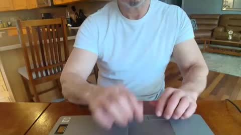 Snapshot of mark48130 chatting on 03-07-25, 01:18 Mark online show from 03-07-25, 01:18