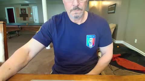 Snapshot of mark48130 chatting on 03-11-25, 01:56 Mark online show from 03-11-25, 01:56