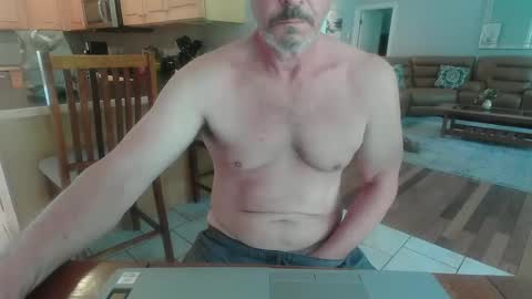 Snapshot of mark48130 chatting on 09-08-25, 05:23 Mark online show from 09-08-25, 05:23