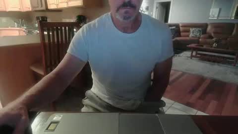 Snapshot of mark48130 chatting on 09-10-25, 09:42 Mark online show from 09-10-25, 09:42