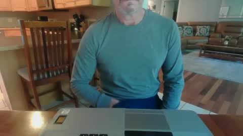 Snapshot of mark48130 chatting on 10-08-25, 02:47 Mark online show from 10-08-25, 02:47