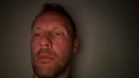 Snapshot of mark__39 chatting on 04-12-26, 09:20 Mark online show from 04-12-26, 09:20