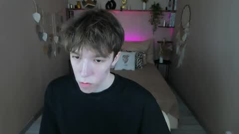 Mark online show from 06-05-26, 08:42