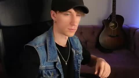 Snapshot of mark_caron chatting on 06-11-26, 12:47 mark_caron online show from 06-11-26, 12:47