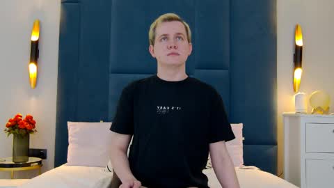 Mark online show from 04-14-26, 02:28