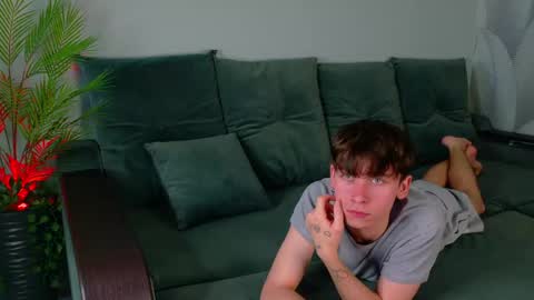 Snapshot of mark_safr chatting on 05-19-26, 11:05 Mark online show from 05-19-26, 11:05