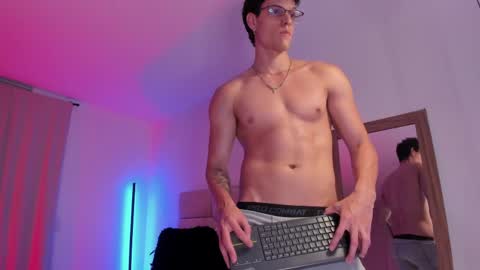 troy online show from 03-28-26, 02:22