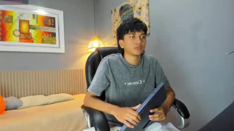 Snapshot of markbowie chatting on 06-05-26, 07:52 markbowie online show from 06-05-26, 07:52
