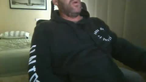 Snapshot of markoboy34 chatting on 05-20-26, 02:07 Matt Kung online show from 05-20-26, 02:07