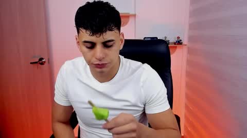 Snapshot of markpotier chatting on 02-08-26, 08:01 MARK online show from 02-08-26, 08:01