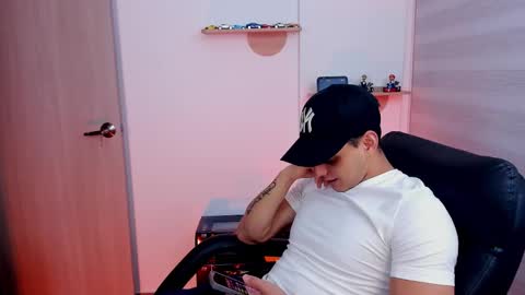 Snapshot of markpotier chatting on 03-20-26, 01:10 MARK online show from 03-20-26, 01:10