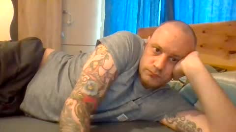 markus_7 online show from 07-06-26, 10:23