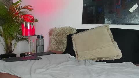 Snapshot of markus_latin chatting on 01-17-25, 03:43 Markus latin online show from 01-17-25, 03:43