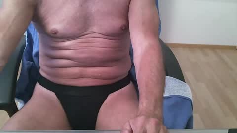 Snapshot of markusmuller chatting on 06-18-26, 04:11 Markus online show from 06-18-26, 04:11