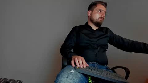 MARK online show from 11-11-25, 05:02