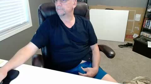 Snapshot of marky0029 chatting on 06-12-26, 12:26 marky0029 online show from 06-12-26, 12:26