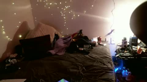 markymark101825061 online show from 12-20-24, 03:03