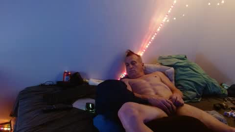 markymark101825061 online show from 02-11-25, 09:09