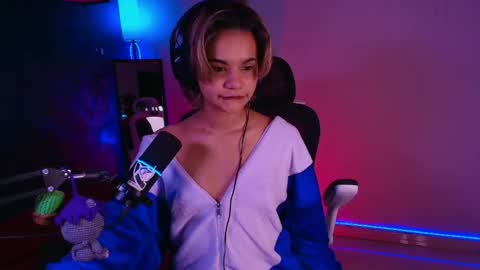 Snapshot of marlena3312 chatting on 06-03-26, 01:46 Marlena online show from 06-03-26, 01:46