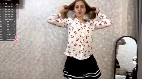 Olivia online show from 11-17-25, 02:01