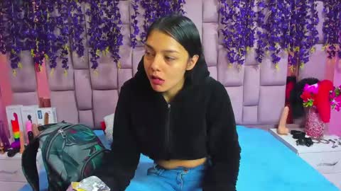Snapshot of marlyanal chatting on 01-04-25, 12:59 Marly Anal  online show from 01-04-25, 12:59