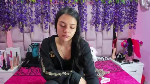 Snapshot of marlyanal chatting on 02-17-25, 01:21 Marly Anal  online show from 02-17-25, 01:21